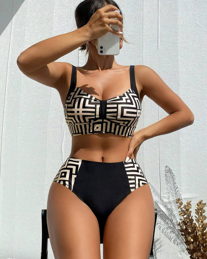 Bikini – Tvådelad, mönstrad och stilren
