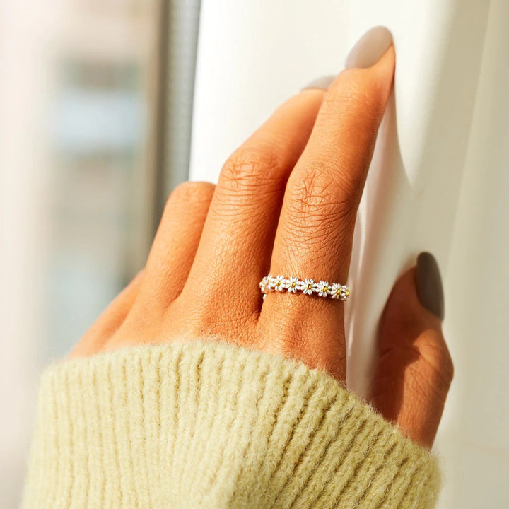 Elegant Ring med Blomsterdesign