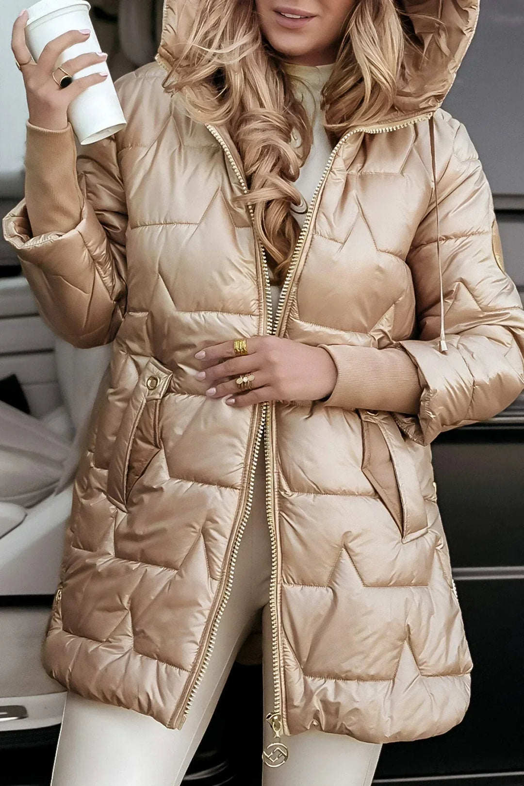 Elegant vinterkappa med huva och vaddering