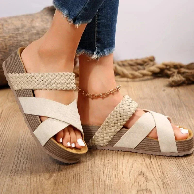 Lina™ – Tidlösa Flätade Sandaler