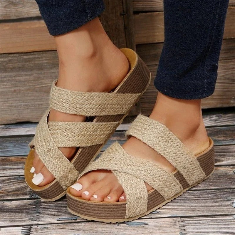 Lina™ – Tidlösa Flätade Sandaler